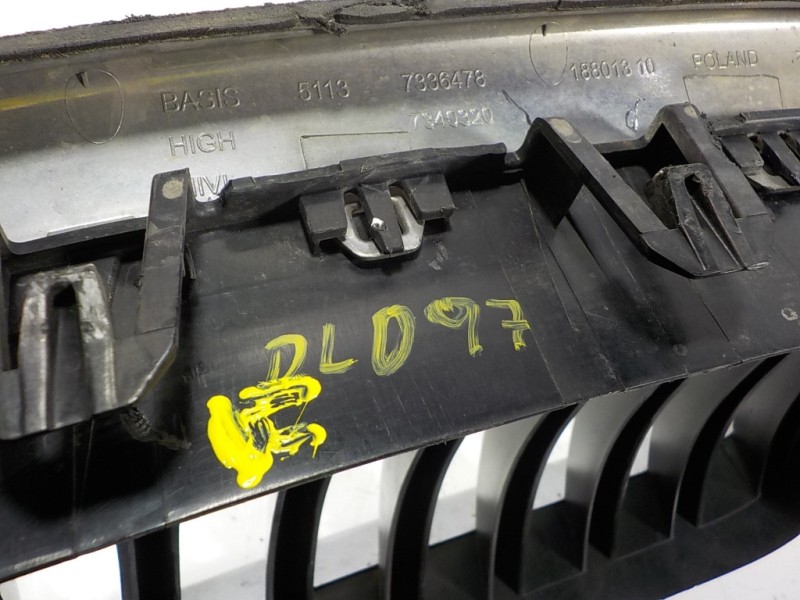 Recambio de rejilla para bmw serie 5 touring (f11) 520d xdrive referencia OEM IAM 51137412324  