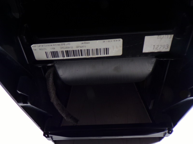 Recambio de apoyabrazos central para opel insignia berlina 2.0 16v cdti referencia OEM IAM  22792673 