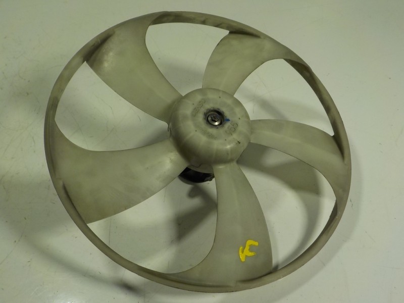 Recambio de electroventilador para mitsubishi space star (a00) 1.2 referencia OEM IAM 1355A291 AE2635005070 