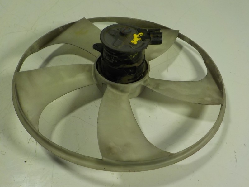Recambio de electroventilador para mitsubishi space star (a00) 1.2 referencia OEM IAM 1355A291 AE2635005070 
