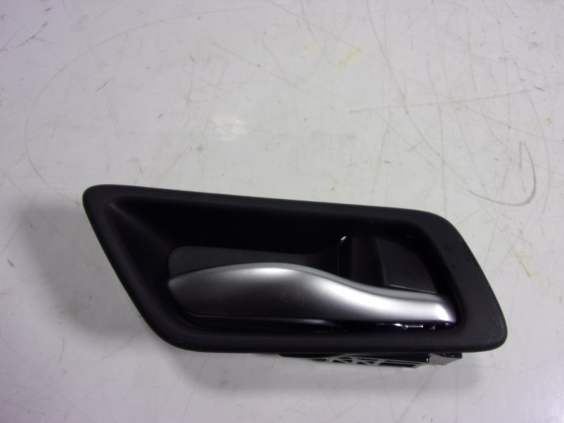 Recambio de maneta interior delantera derecha para toyota c-hr 132 kw referencia OEM IAM 69205F4010C1  