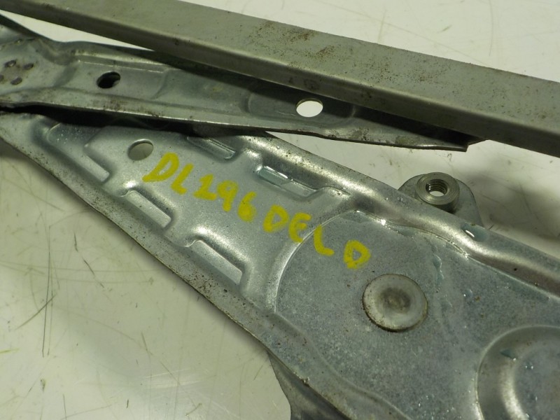 Recambio de elevalunas delantero derecho para mitsubishi space star (a00) 1.2 referencia OEM IAM 5713A318 5713A382 5713A382