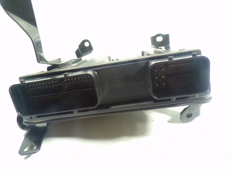 Recambio de centralita motor uce para toyota rav4 hybrid fwd referencia OEM IAM 896614AB30 896614AB30 2763002960