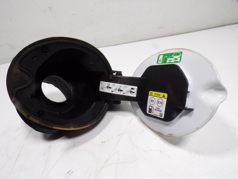 Recambio de tapa combustible para ford kuga (cbs) 1.5 ecoboost cat referencia OEM IAM 2116063  