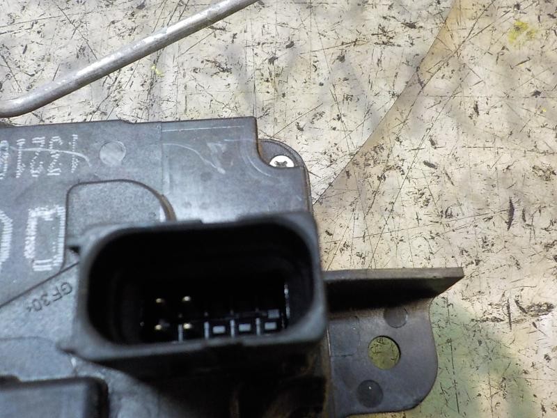 Recambio de cerradura puerta delantera derecha para opel zafira b 1.6 16v cat referencia OEM IAM   