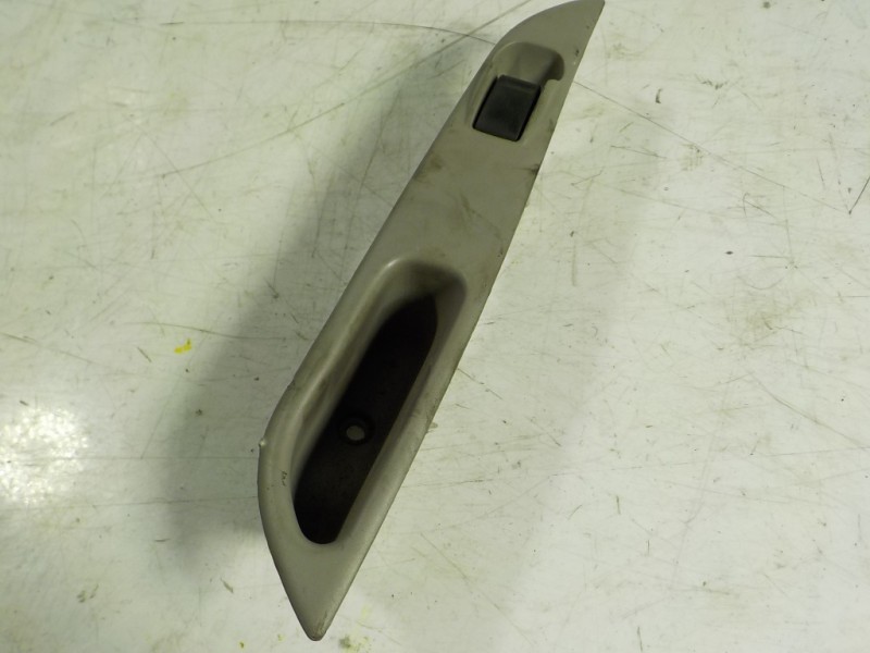 Recambio de mando elevalunas trasero derecho para nissan almera tino (v10m) 2.2 16v turbodiesel cat referencia OEM IAM   