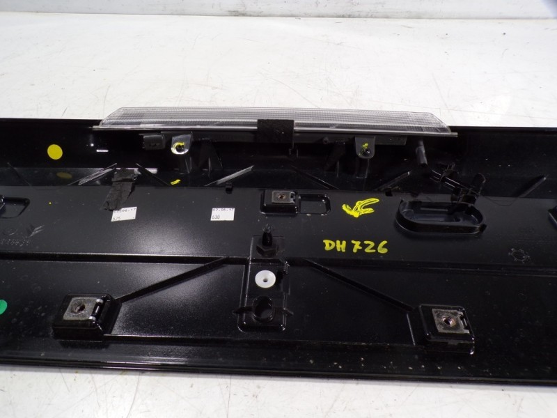 Recambio de aleron trasero para ds ds 4 crossback 1.6 thp referencia OEM IAM   