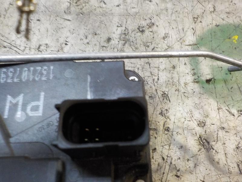 Recambio de cerradura puerta trasera derecha para opel zafira b 1.6 16v cat referencia OEM IAM   