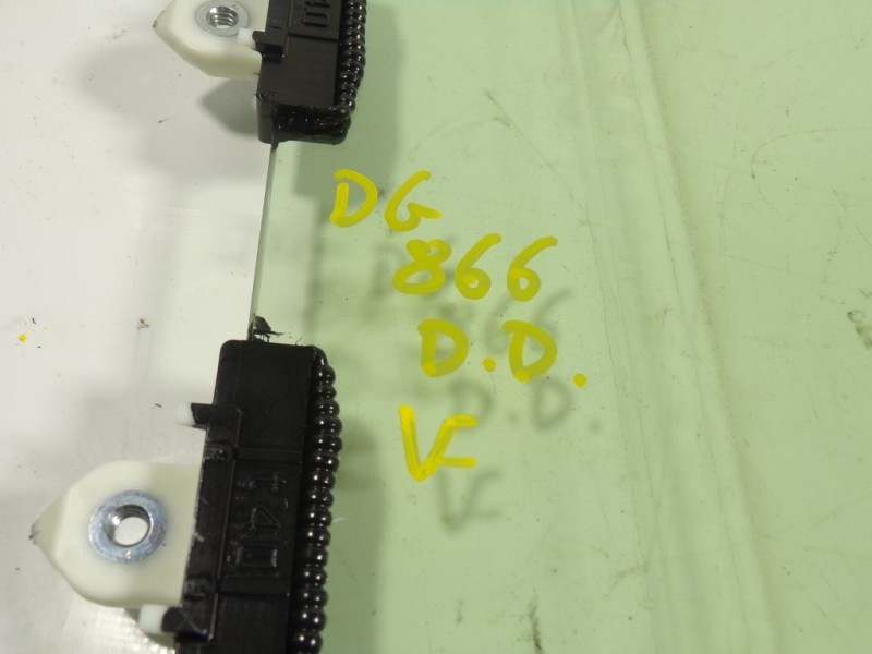 Recambio de cristal puerta delantero derecho para toyota rav4 hybrid fwd referencia OEM IAM 6810142260  