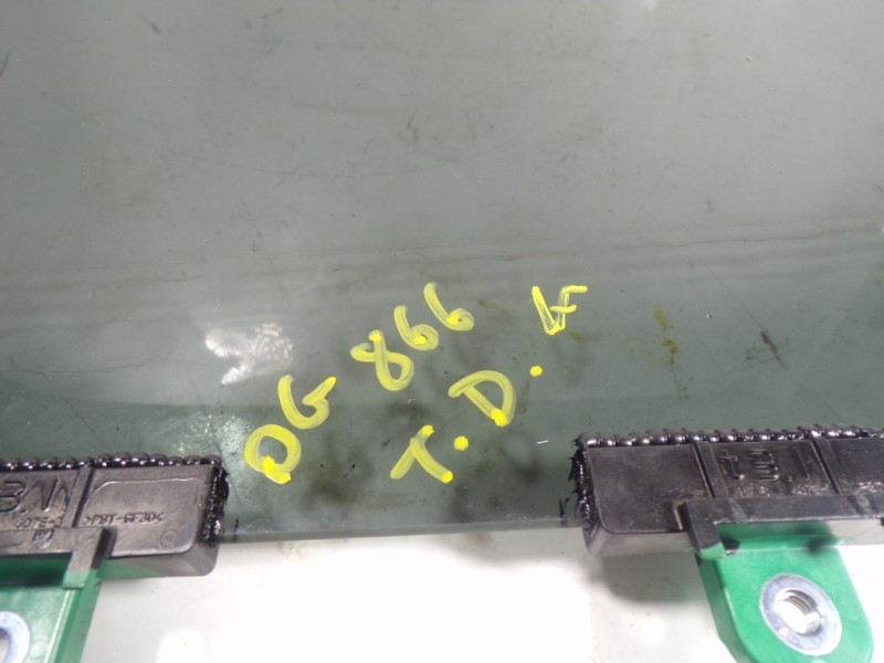 Recambio de cristal puerta trasero derecho para toyota rav4 hybrid fwd referencia OEM IAM 6810342200  