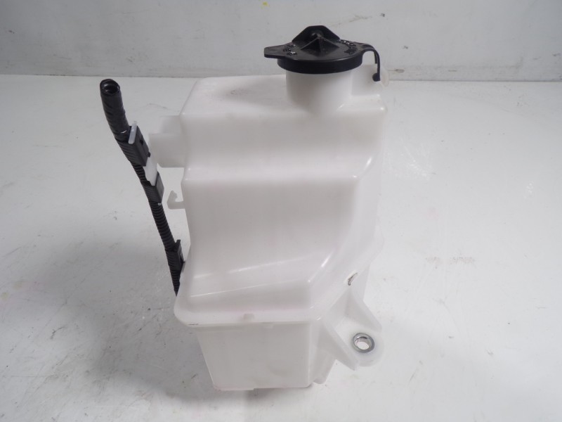 Recambio de deposito expansion para toyota rav4 hybrid fwd referencia OEM IAM 1647025050  