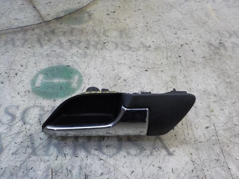 Recambio de maneta interior trasera derecha para opel zafira b 1.6 16v cat referencia OEM IAM   