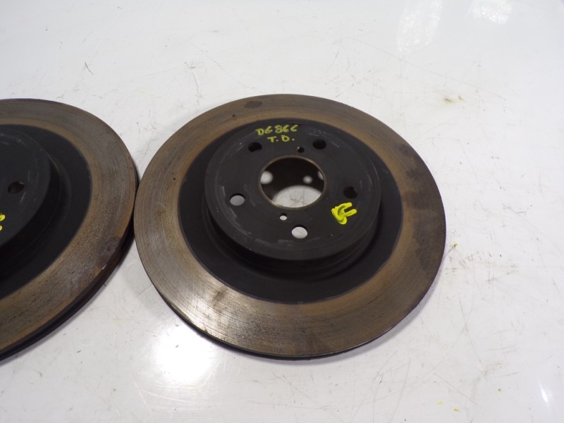 Recambio de disco freno trasero para toyota rav4 hybrid fwd referencia OEM IAM 4243142080  