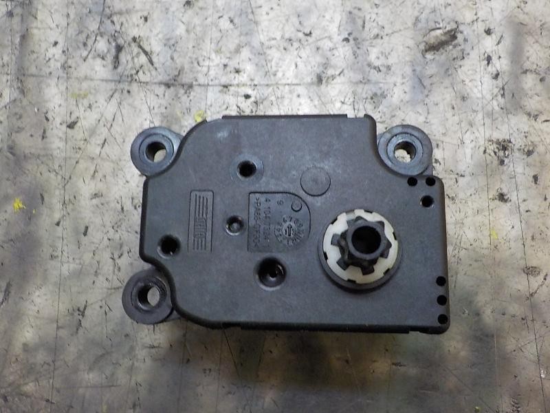 Recambio de motor apertura trampillas climatizador para opel zafira b 1.6 16v cat referencia OEM IAM   