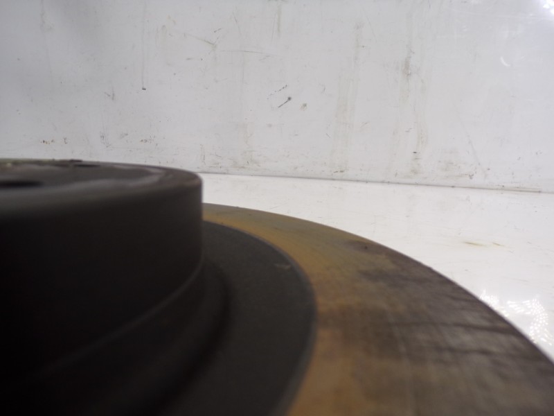 Recambio de disco freno trasero para toyota rav4 hybrid fwd referencia OEM IAM 4243142080  