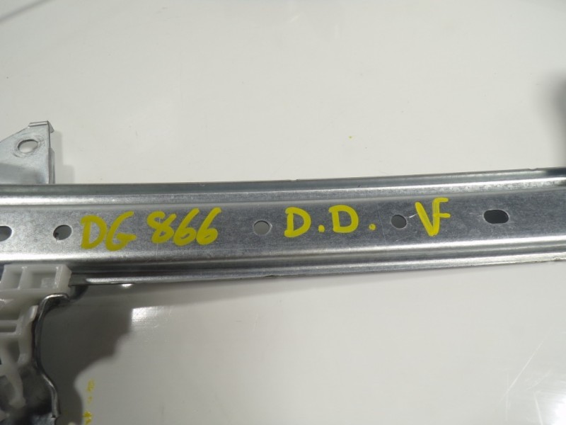 Recambio de elevalunas delantero derecho para toyota rav4 hybrid fwd referencia OEM IAM 8571042140 8571042140 0620205501