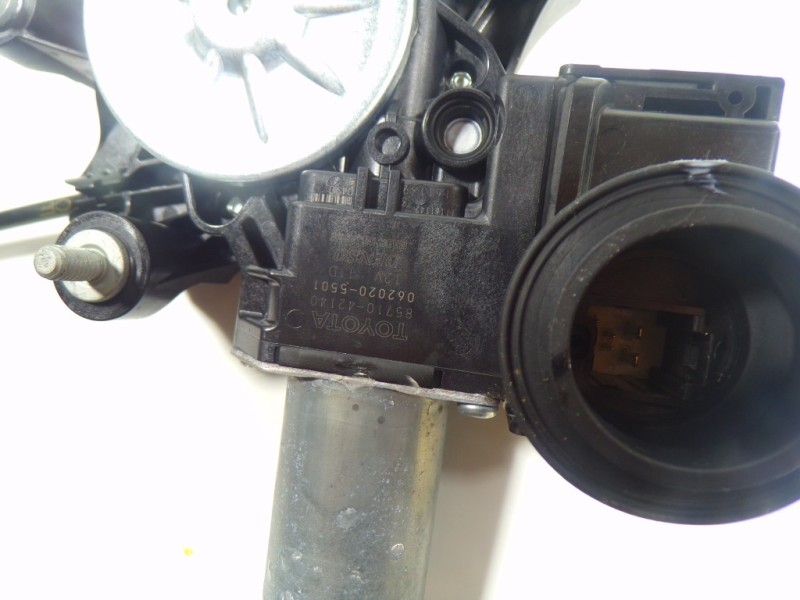 Recambio de elevalunas delantero derecho para toyota rav4 hybrid fwd referencia OEM IAM 8571042140 8571042140 0620205501