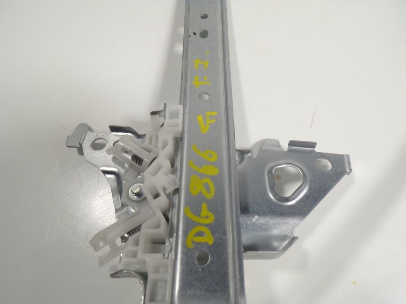 Recambio de elevalunas trasero izquierdo para toyota rav4 hybrid fwd referencia OEM IAM 6980442061 8572042140 0620205531