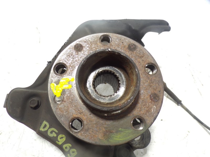 Recambio de mangueta delantera derecha para opel combo d 1.3 16v cdti referencia OEM IAM 95511322  