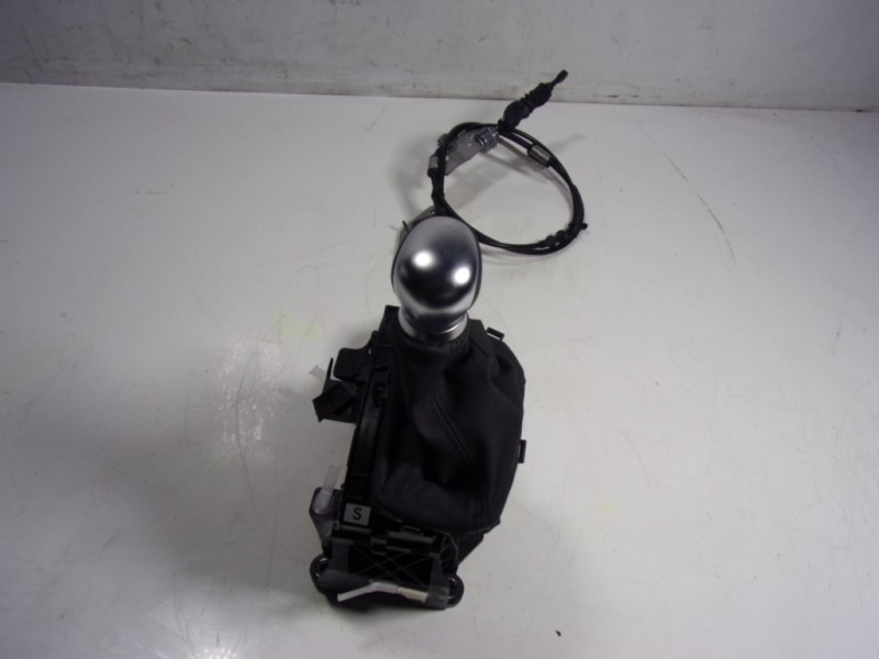 Recambio de palanca cambio para toyota c-hr 132 kw referencia OEM IAM 33560F4030  