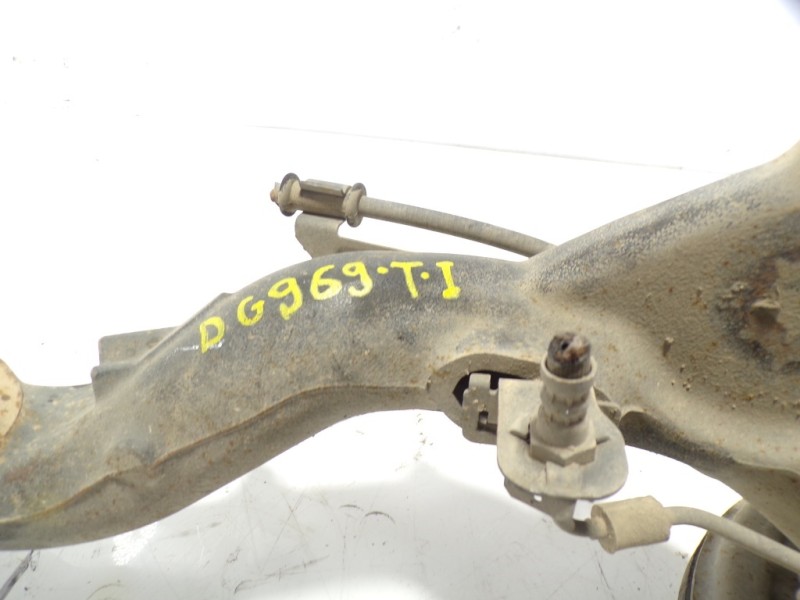 Recambio de mangueta trasera izquierda para opel combo d 1.3 16v cdti referencia OEM IAM 95511771  