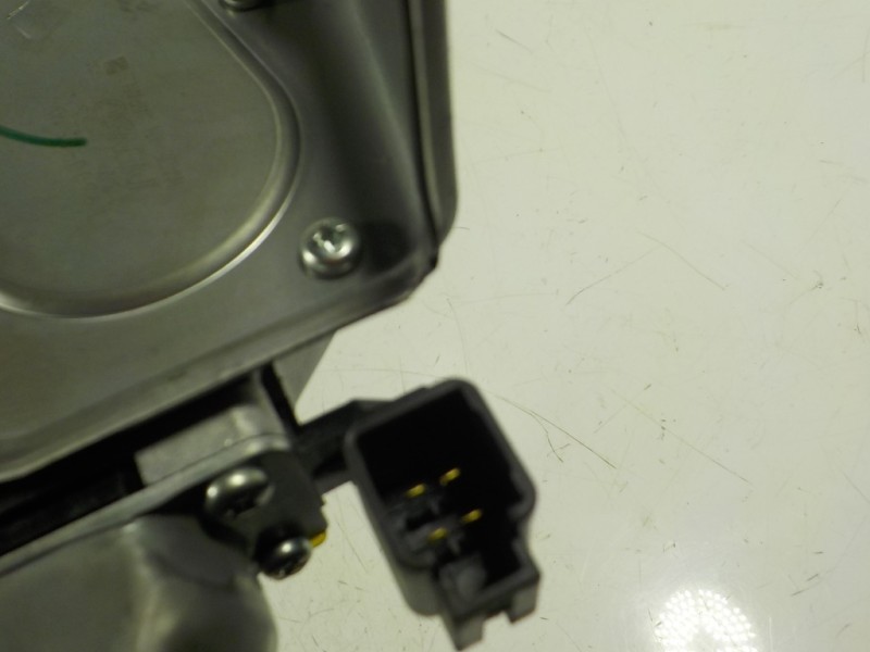 Recambio de motor limpia trasero para mitsubishi space star (a00) 1.2 referencia OEM IAM 8253A105 596002510 