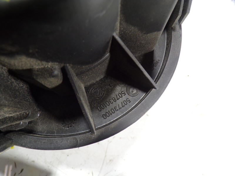 Recambio de motor calefaccion para opel combo d 1.3 16v cdti referencia OEM IAM 95514201 507730100 