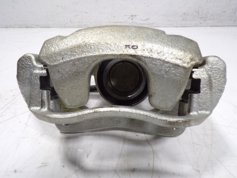 Recambio de pinza freno delantera derecha para toyota c-hr 132 kw referencia OEM IAM 47730F4010  