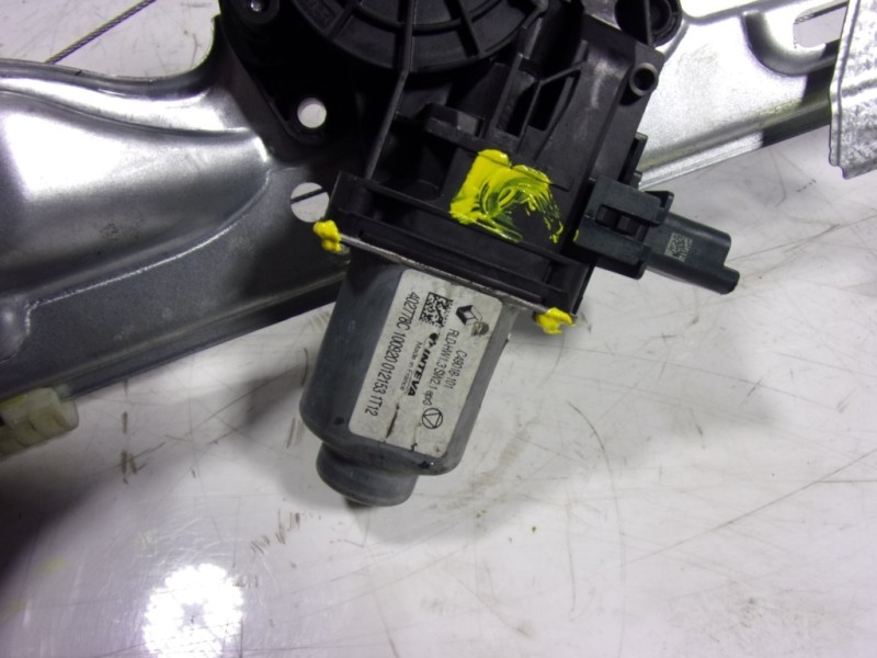 Recambio de elevalunas trasero izquierdo para renault megane iv berlina 5p 1.3 tce cat referencia OEM IAM 827218403R  