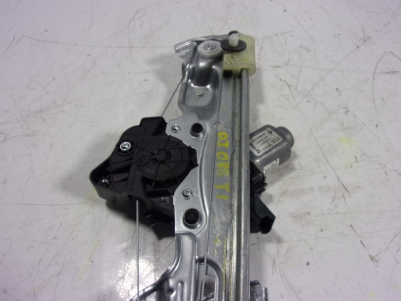 Recambio de elevalunas trasero izquierdo para renault megane iv berlina 5p 1.3 tce cat referencia OEM IAM 827218403R  