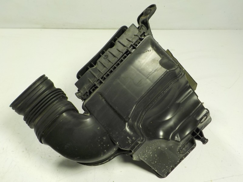 Recambio de filtro aire para renault megane iv berlina 5p 1.3 tce cat referencia OEM IAM 165007121R  