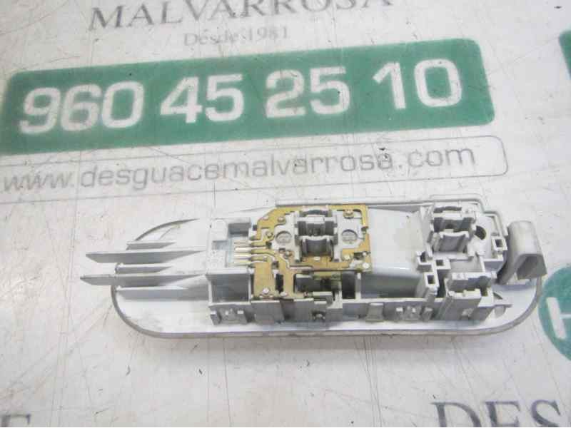 Recambio de piloto interior para renault megane ii familiar 1.9 dci diesel referencia OEM IAM   