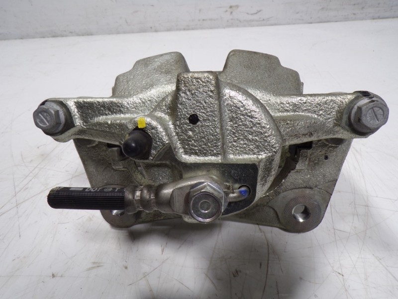 Recambio de pinza freno delantera izquierda para toyota c-hr 132 kw referencia OEM IAM 47750F4010  