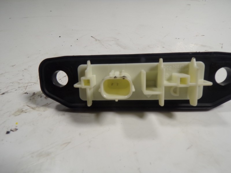 Recambio de maneta porton para toyota rav4 hybrid fwd referencia OEM IAM 8484047030  