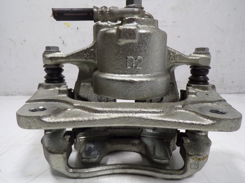 Recambio de pinza freno delantera izquierda para toyota c-hr 132 kw referencia OEM IAM 47750F4010  