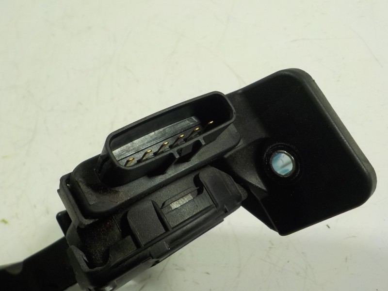 Recambio de potenciometro pedal para mitsubishi space star (a00) 1.2 referencia OEM IAM 1600A093 1600A093 