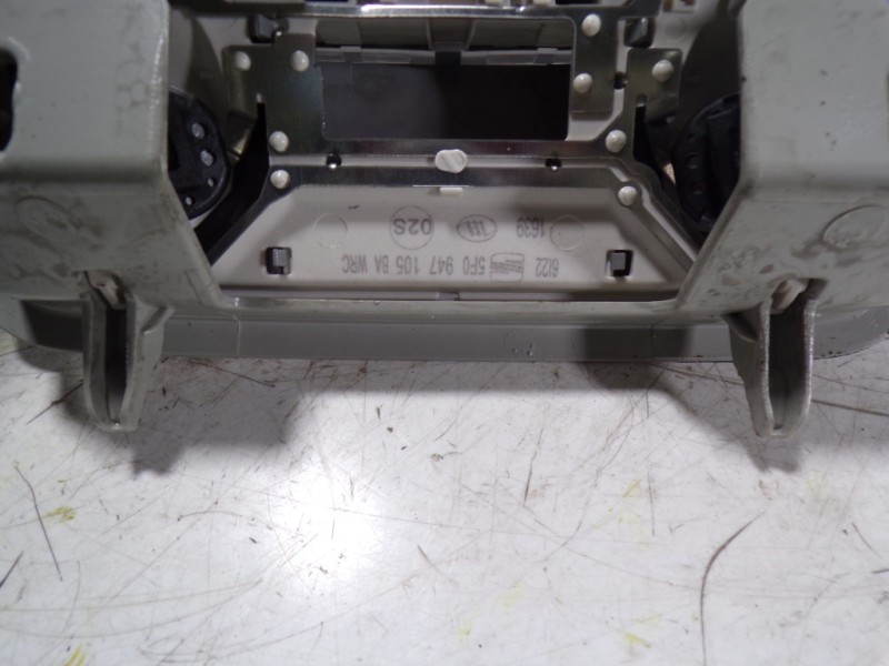 Recambio de piloto interior para seat leon (5f1) fr referencia OEM IAM 5F0947105BAWRC 5F0947105BA 