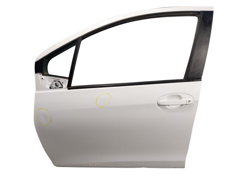 Recambio de puerta delantera izquierda para toyota yaris (_p13_) 1.5 hybrid (nhp130_) referencia OEM IAM 670020D230  