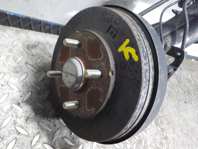 Recambio de puente trasero para mitsubishi space star (a00) 1.2 referencia OEM IAM 4120A150  