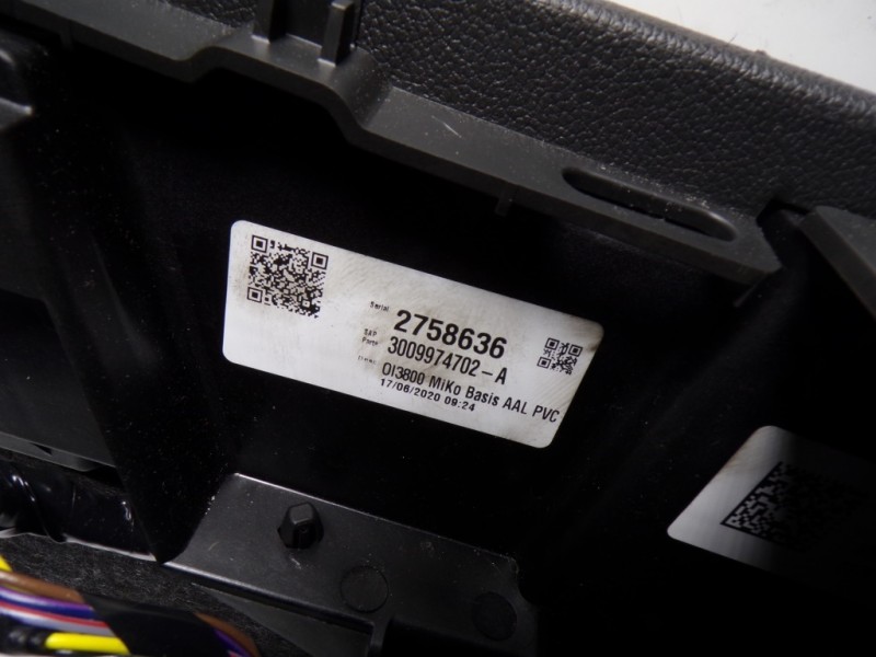 Recambio de apoyabrazos central para opel insignia grand sport 1.6 cdti dpf referencia OEM IAM  2758636 