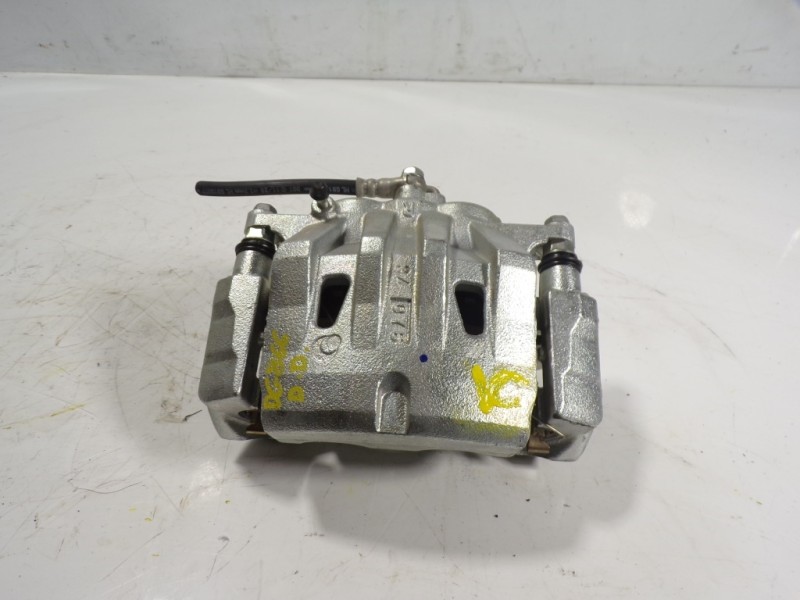 Recambio de pinza freno delantera derecha para toyota rav4 hybrid fwd referencia OEM IAM 4773042130  
