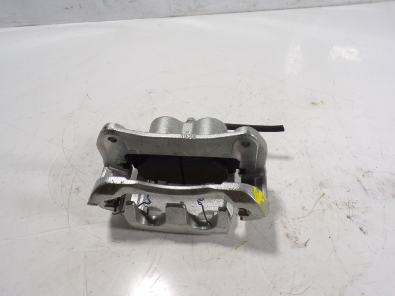 Recambio de pinza freno delantera derecha para toyota rav4 hybrid fwd referencia OEM IAM 4773042130  