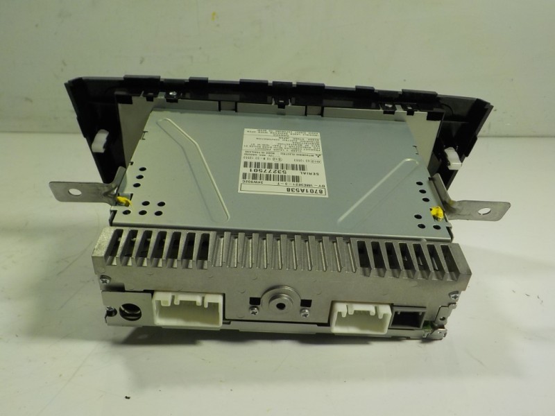 Recambio de sistema audio / radio cd para mitsubishi space star (a00) 1.2 referencia OEM IAM 8701A799XB 8701A538 