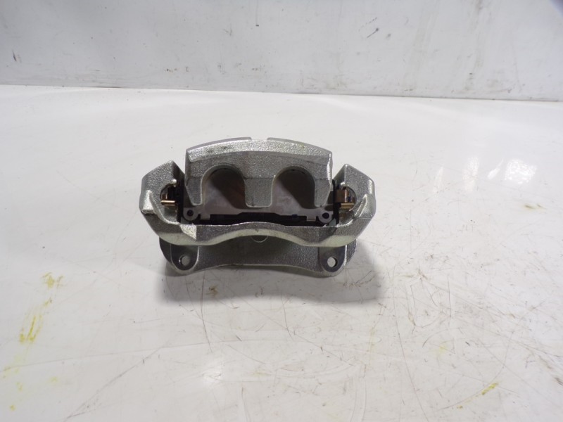 Recambio de pinza freno delantera izquierda para toyota rav4 hybrid fwd referencia OEM IAM 4775042130  