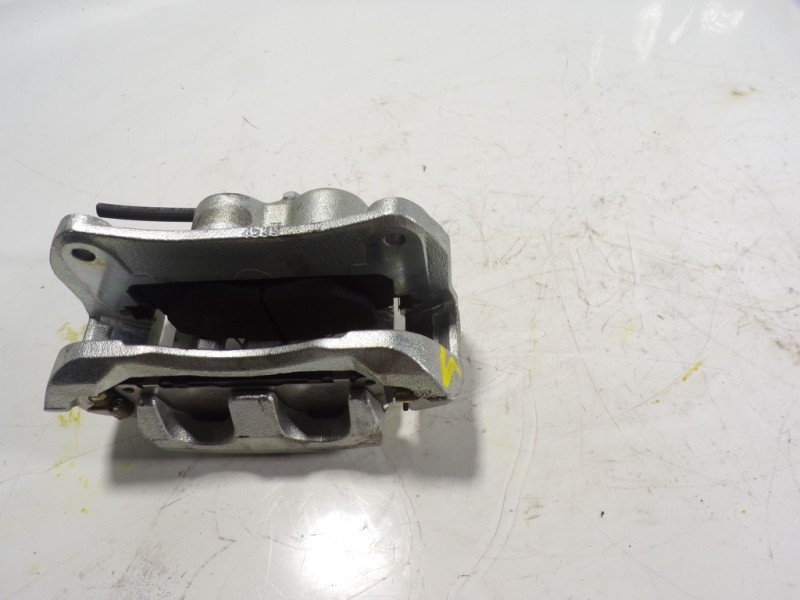 Recambio de pinza freno delantera izquierda para toyota rav4 hybrid fwd referencia OEM IAM 4775042130  