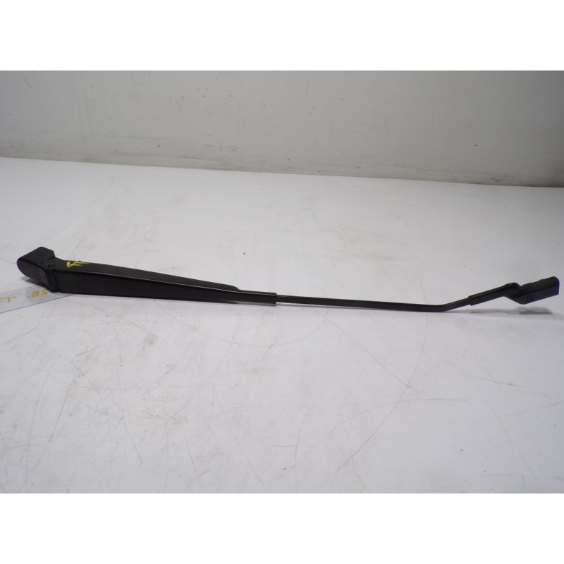 Recambio de brazo limpia trasero para opel insignia grand sport 1.6 cdti dpf referencia OEM IAM 13475092  