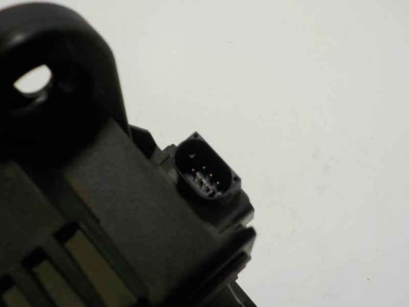 Recambio de potenciometro pedal para mercedes-benz clase r (w251) 3.0 cdi cat referencia OEM IAM A1643000004 A1643000104 