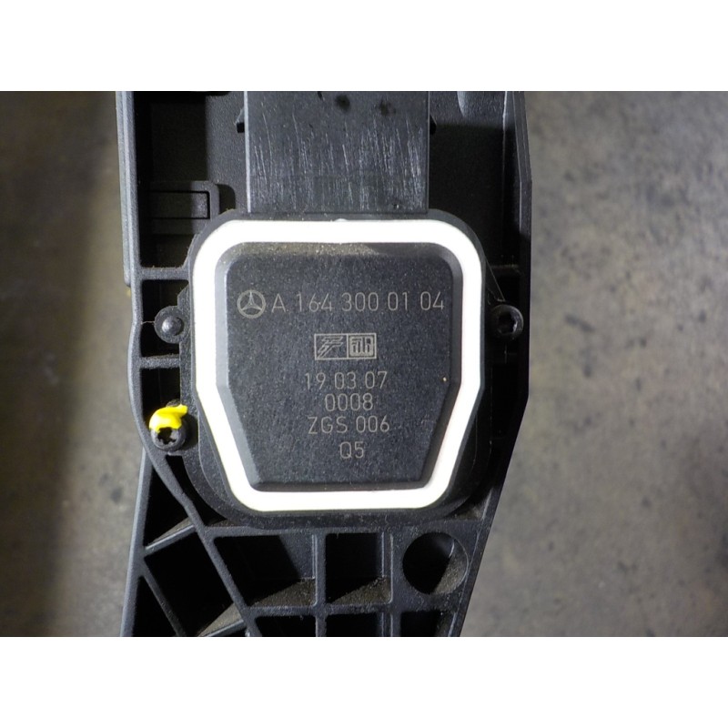 Recambio de potenciometro pedal para mercedes-benz clase r (w251) 3.0 cdi cat referencia OEM IAM A1643000004 A1643000104 