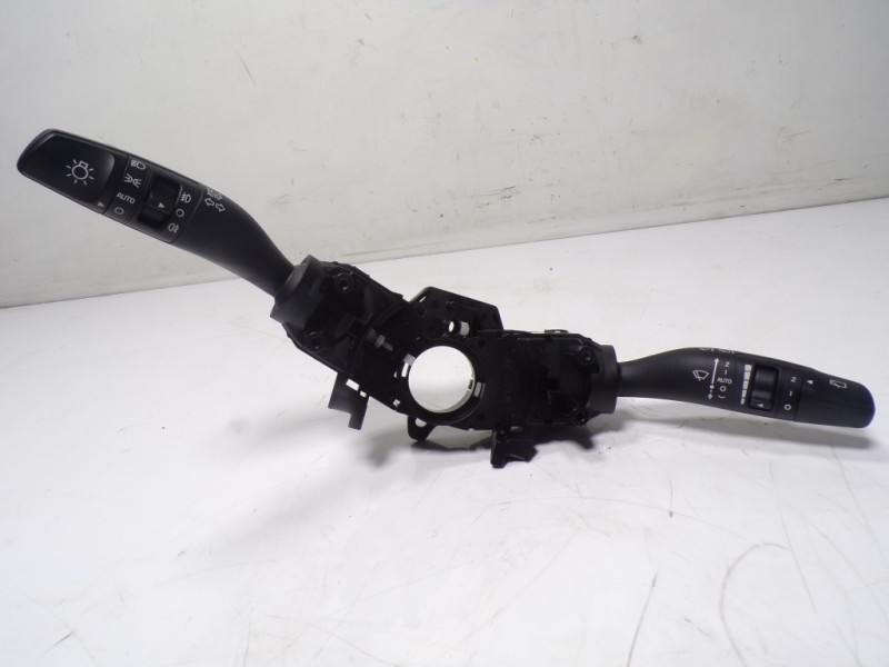 Recambio de mando luces para kia rio (yb) 1.0 tgdi cat referencia OEM IAM 93404D4962  