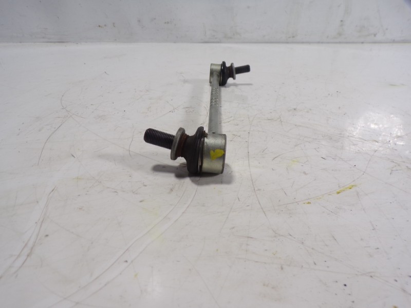 Recambio de tirante delantero derecho para toyota rav4 hybrid fwd referencia OEM IAM 4882042040  